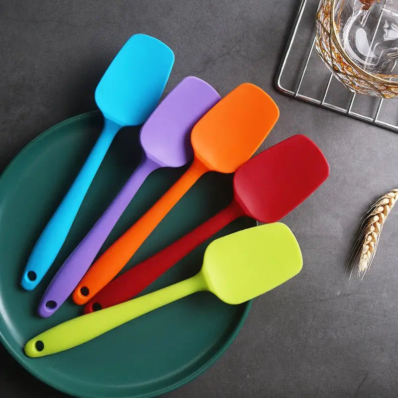 Heat Resistant Silicone Spoon Scraper - Cake & Ice Cream