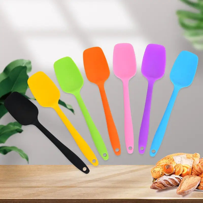 Heat Resistant Silicone Spoon Scraper - Cake & Ice Cream
