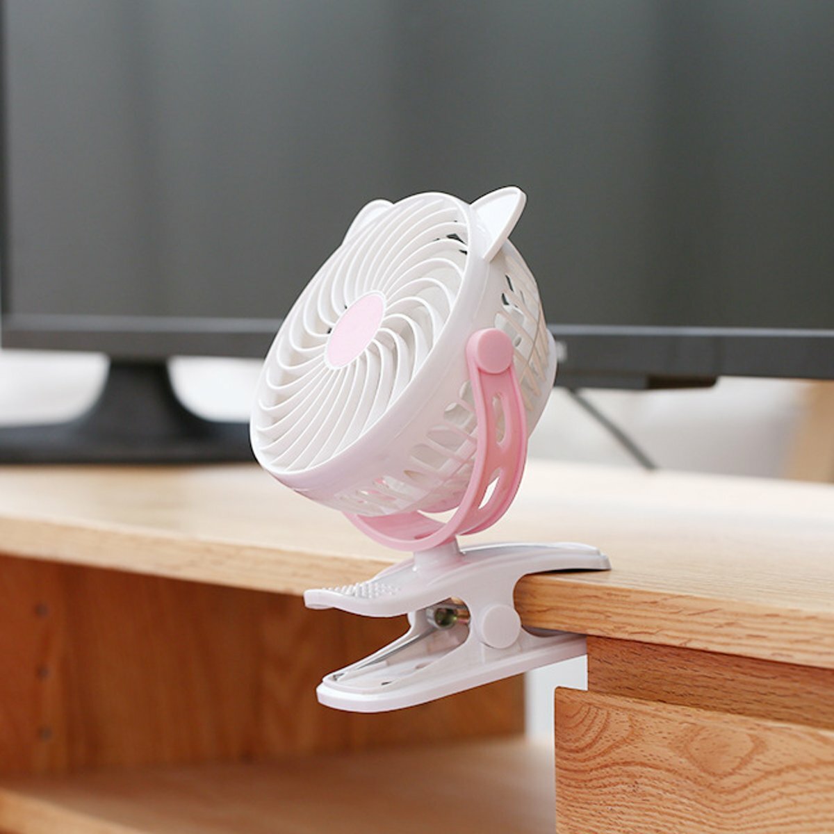 Mini Usb Clip-on Fan 360 Rotation 3 Speeds Rechargeable