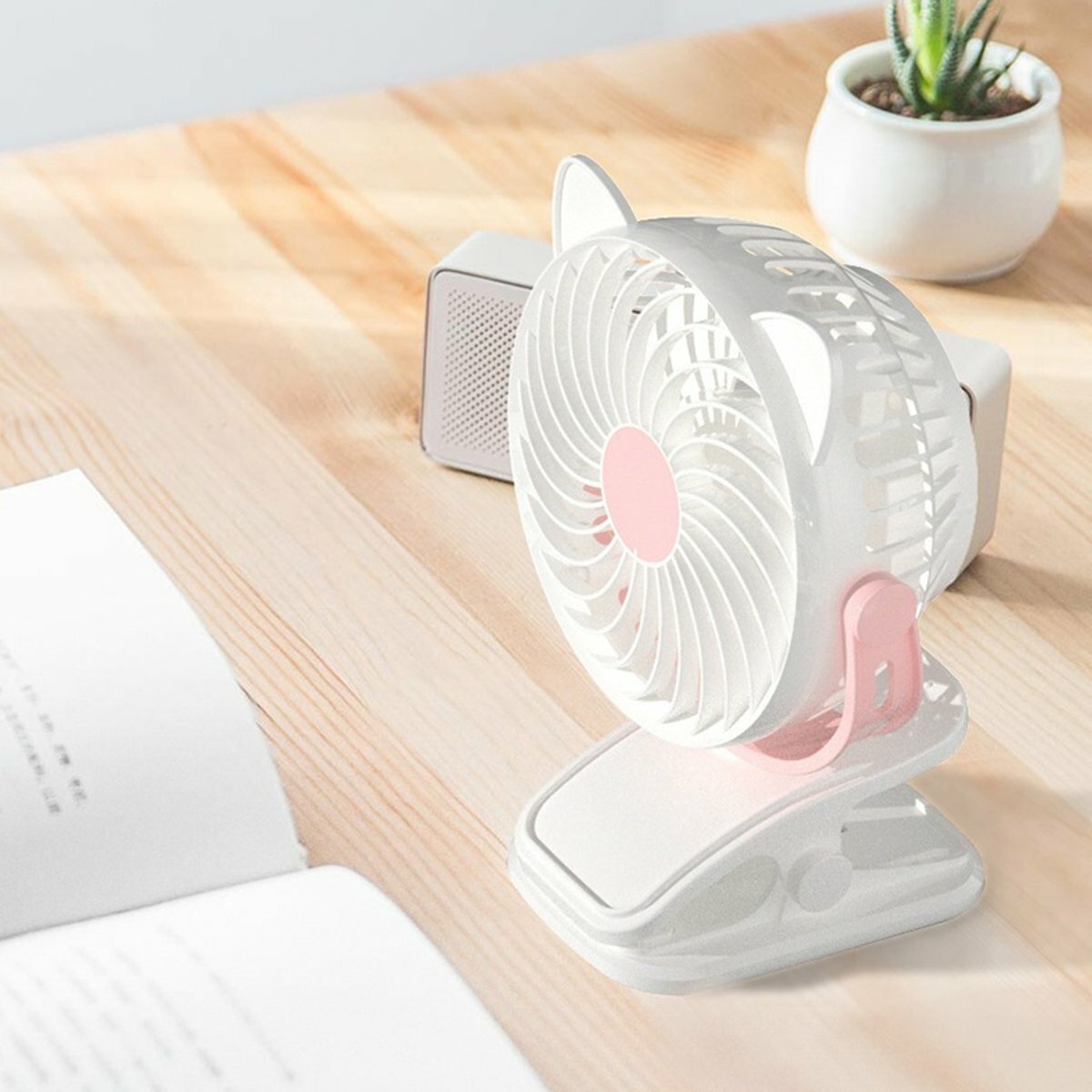 Mini Usb Clip-on Fan 360 Rotation 3 Speeds Rechargeable