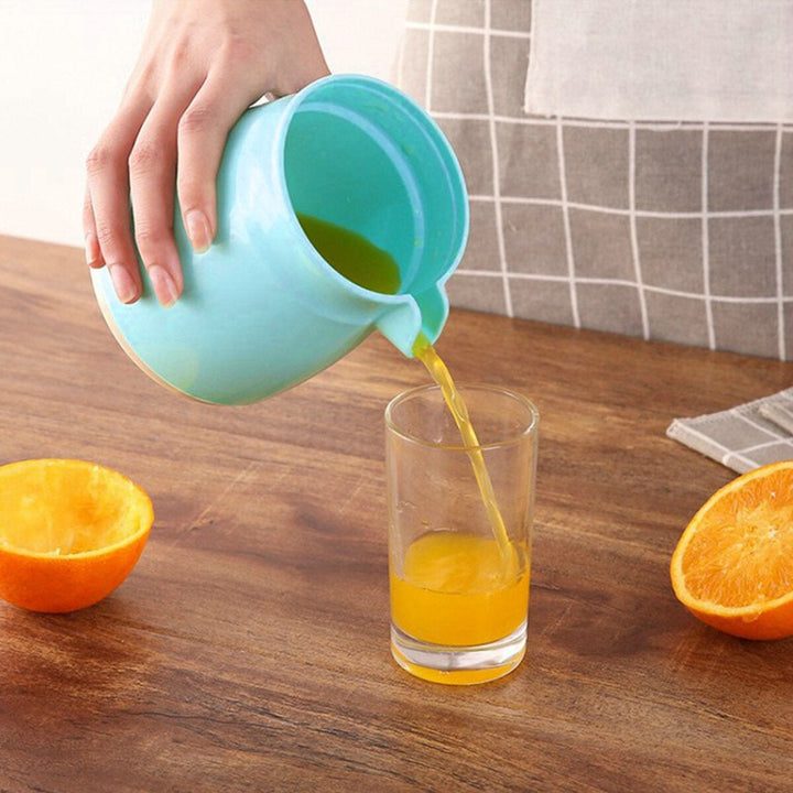 2-in-1 Manual Juicer Citrus Squeezer Cup Orange Lemon