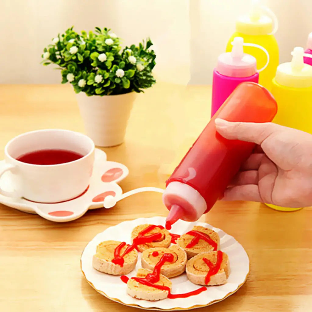 Clear Squeeze Sauce Bottles - Flavoring Tools